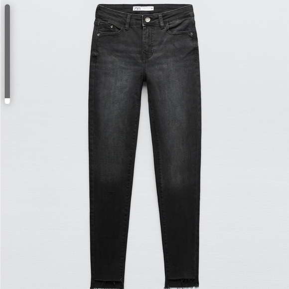 Zara Denim - Zara Jeans - Z1976 mid rise jean with raw hem